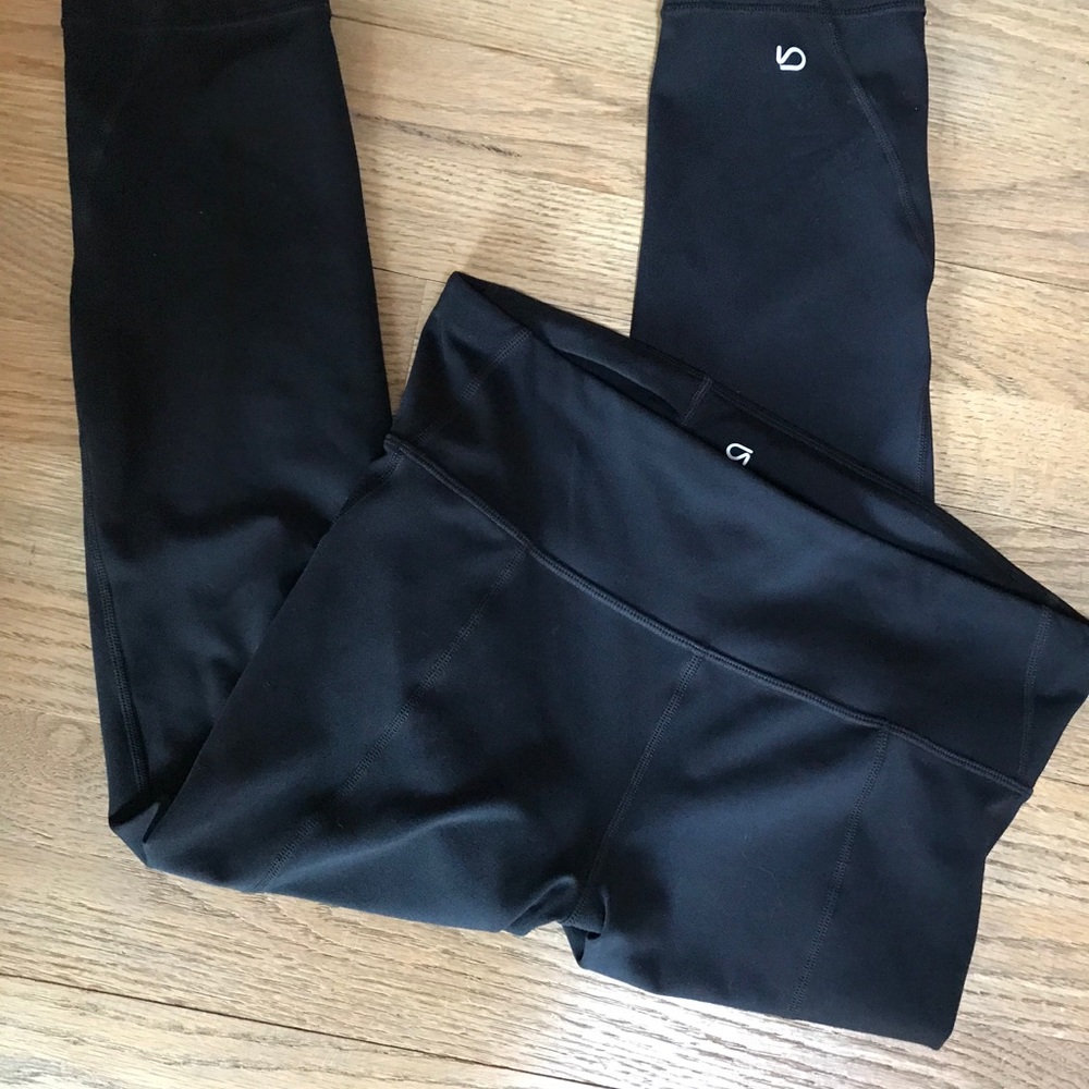 Gap Fit Sculpt Compression cropped legging.